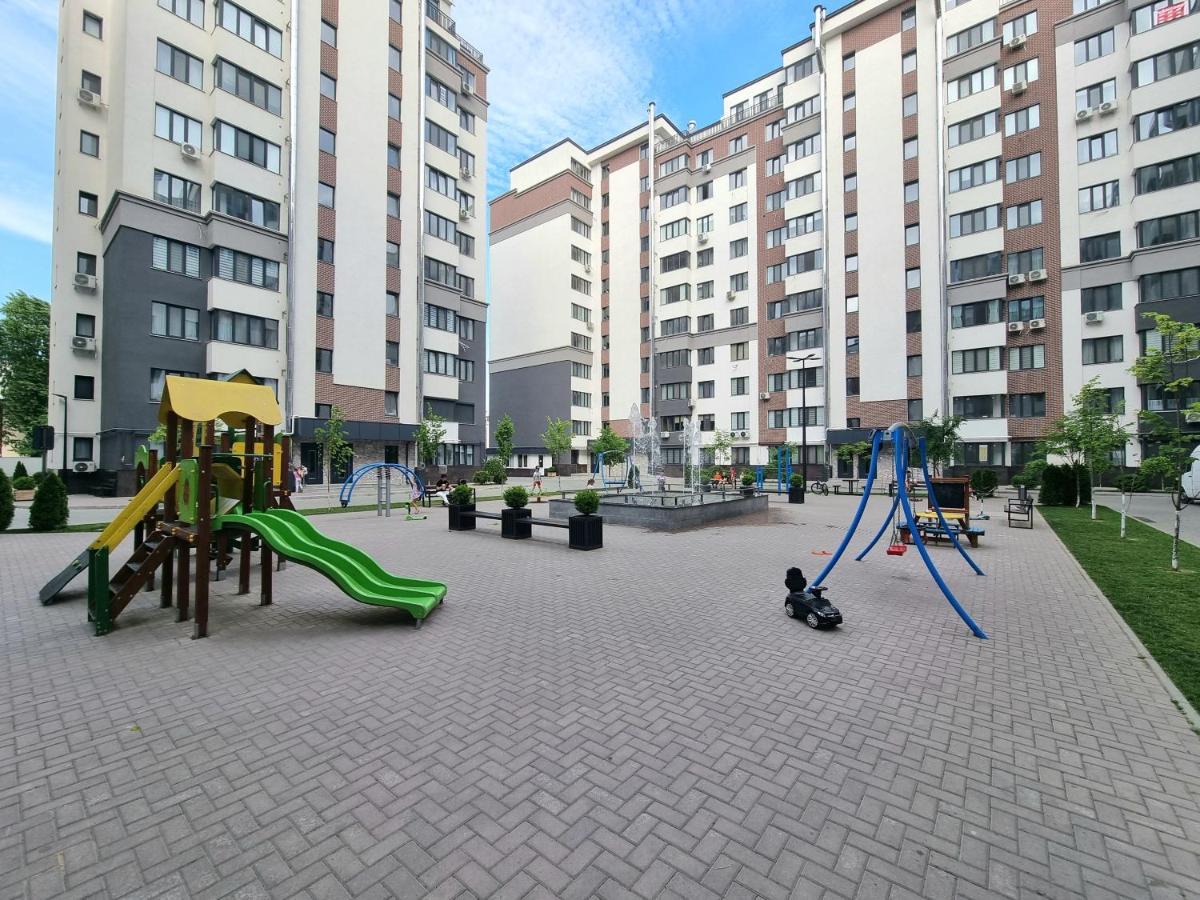 Center, Albisoara Str., 1Bedroom And Living With Balcony Chisinau Exterior foto
